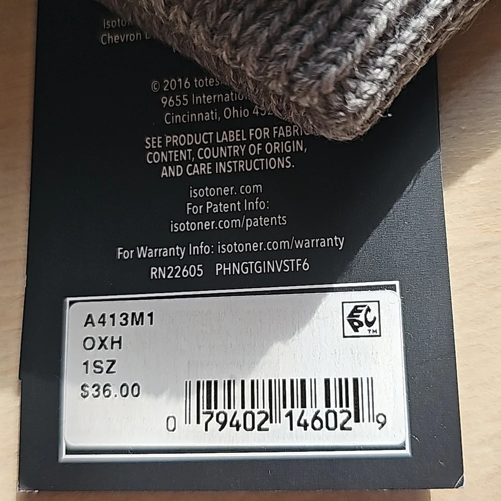 ISOTONER NWT signature smart touch gloves in grey gray - Picture 4 of 6